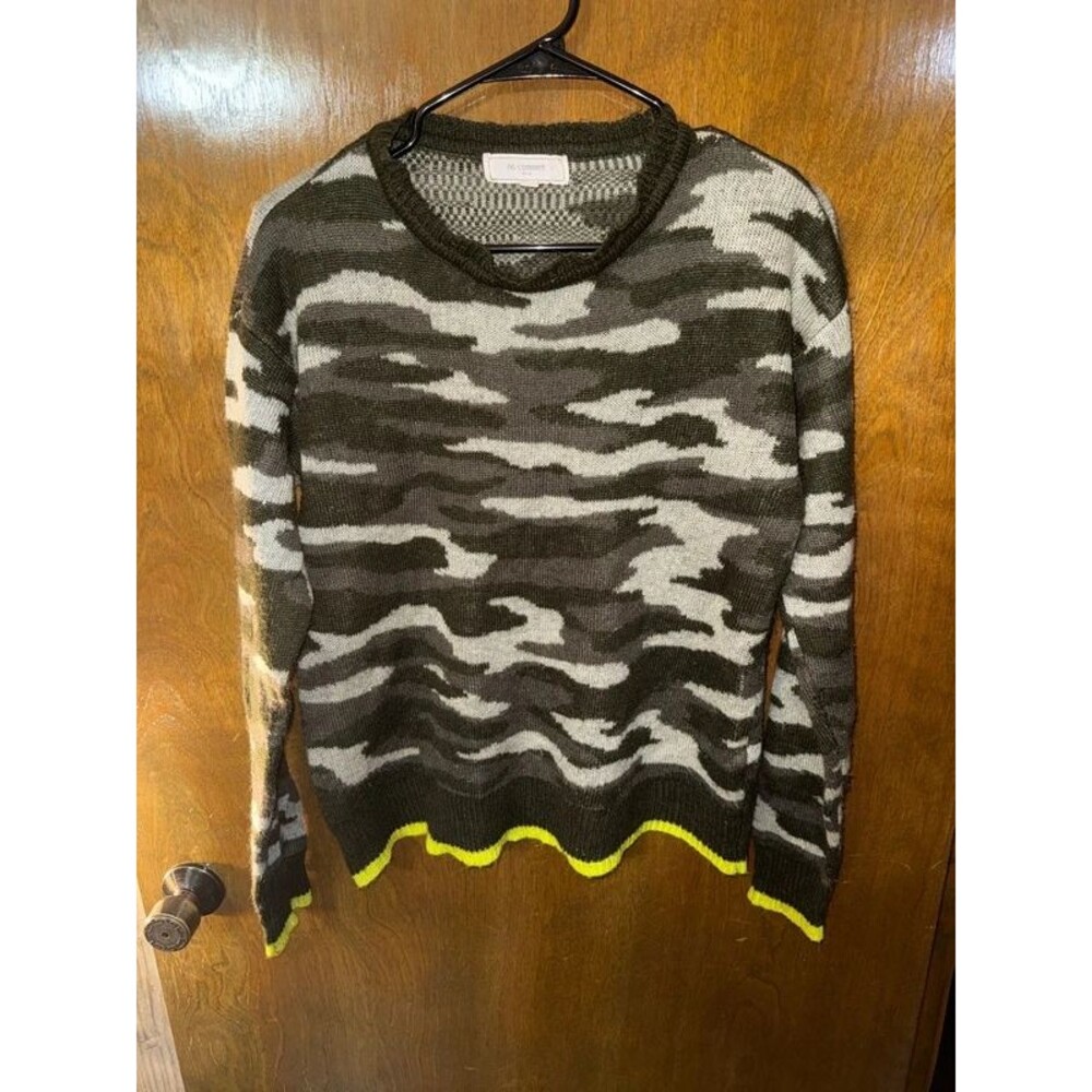 No Comment Camo Sweater L